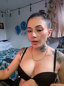 Snapshot of LiliJones_ chatting on 05.16.26 LiliJones online show from 05.16.26