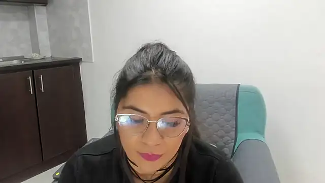 Luna Dumont online show from 12.20.25