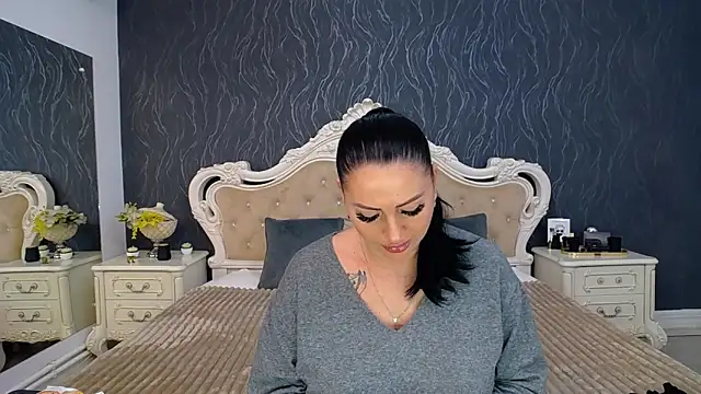 Snapshot of Lauren_Saint chatting on 02.13.25 Lauren Saint online show from 02.13.25