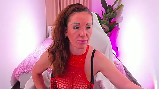 Snapshot of SheilaRyan chatting on 02.19.25 SheilaRyan online show from 02.19.25