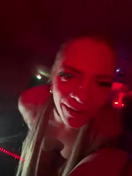 Snapshot of LizzyLush_ chatting on 03.23.25 LizzyLush  online show from 03.23.25