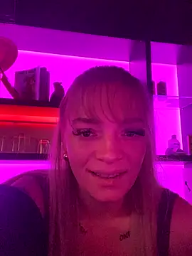 Snapshot of LizzyLush_ chatting on 09.18.25 LizzyLush  online show from 09.18.25