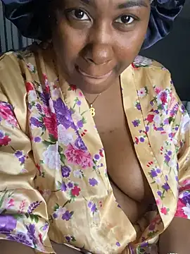 Snapshot of juicesowet chatting on 02.06.25 juicesowet online show from 02.06.25