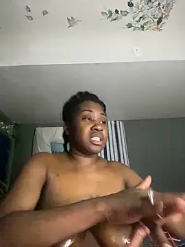 Snapshot of juicesowet chatting on 02.15.25 juicesowet online show from 02.15.25