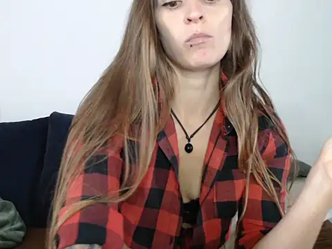 Snapshot of naikah714 chatting on 09.13.25 naikah714 online show from 09.13.25