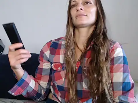 Snapshot of naikah714 chatting on 10.05.25 naikah714 online show from 10.05.25