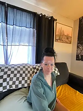 SidneyRaee online show from 12.13.24