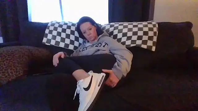 SidneyRaee online show from 12.18.24