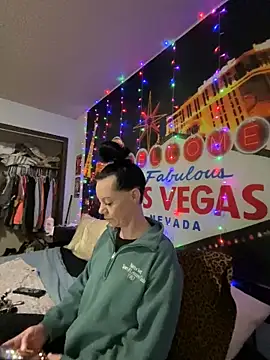 SidneyRaee online show from 01.06.25