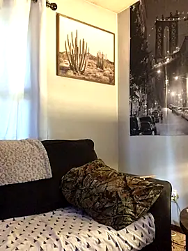 SidneyRaee online show from 09.18.25