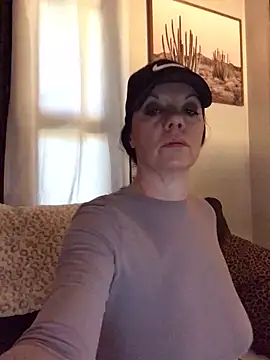 SidneyRaee online show from 10.10.25