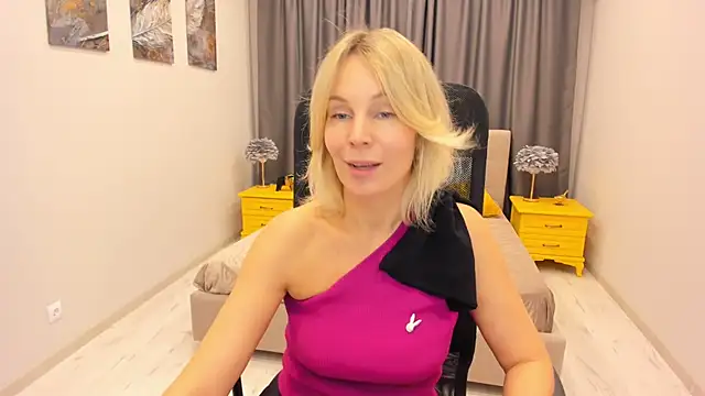Snapshot of Sinty_Devis chatting on 02.17.25 Sinty Devis online show from 02.17.25