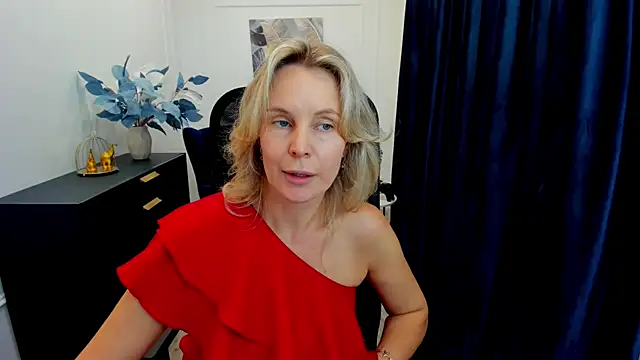 Snapshot of Sinty_Devis chatting on 09.19.25 Sinty Devis online show from 09.19.25