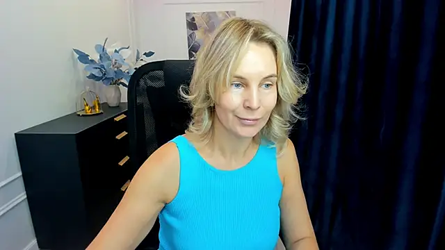 Snapshot of Sinty_Devis chatting on 09.27.25 Sinty Devis online show from 09.27.25