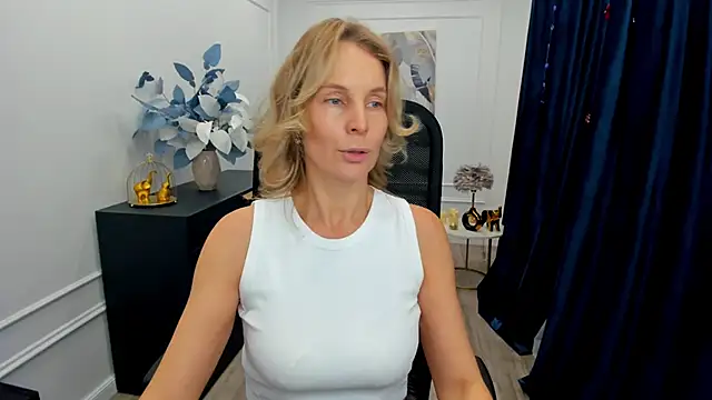 Sinty Devis online show from 11.23.25