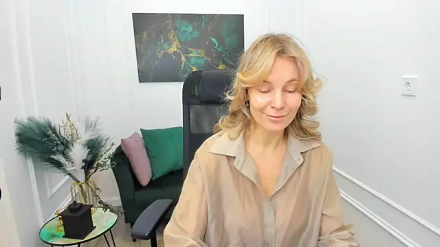 Sinty Devis online show from 04.22.26