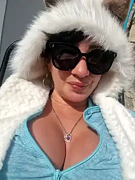 Snapshot of TheGoddessBianca chatting on 01.03.25 TheGoddessBianca online show from 01.03.25