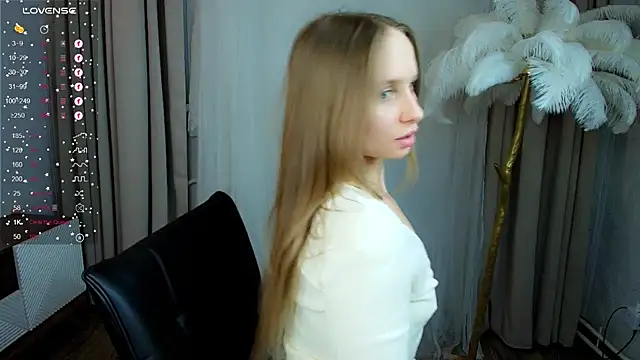 Snapshot of Mad1en chatting on 01.13.25 Mad1en online show from 01.13.25