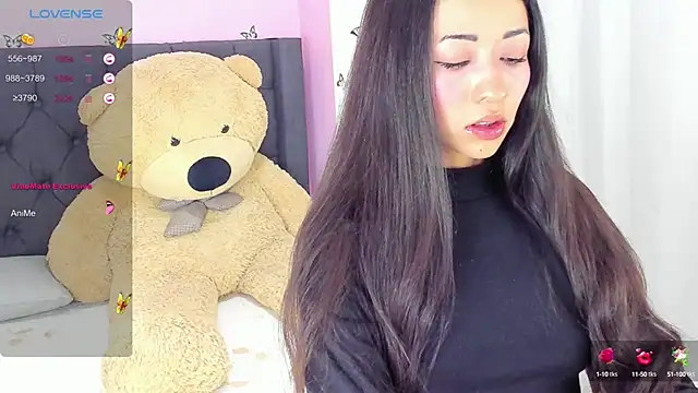 Snapshot of SophiaLiu chatting on 02.04.25 SophiaLiu online show from 02.04.25