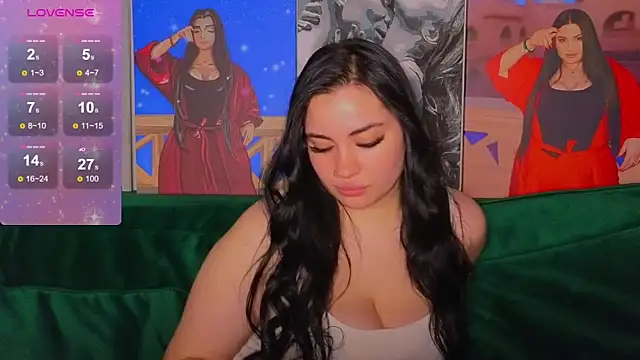 Snapshot of Nikki_Kardashian chatting on 12.27.24 Nikki Kardashian online show from 12.27.24