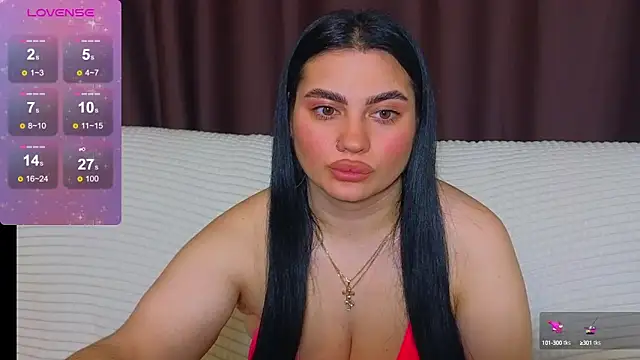 Snapshot of Nikki_Kardashian chatting on 02.12.25 Nikki Kardashian online show from 02.12.25