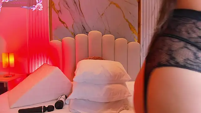 carolriveraa  online show from 03.18.25