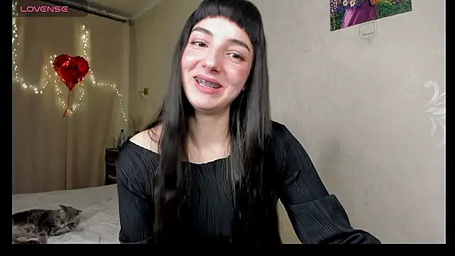 Snapshot of AishaGold chatting on 03.28.26 AishaGold online show from 03.28.26