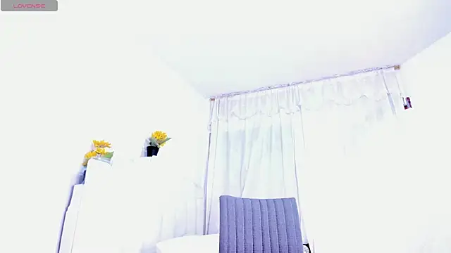 RoxannaBlanche online show from 02.25.25