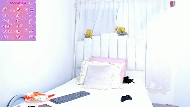 RoxannaBlanche online show from 09.18.25