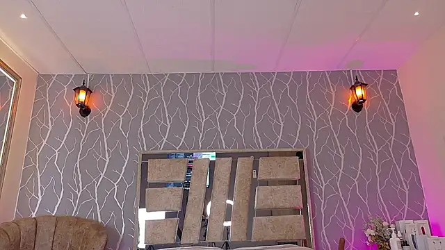 Snapshot of madison_fox1 chatting on 10.05.25 madison fox1 online show from 10.05.25