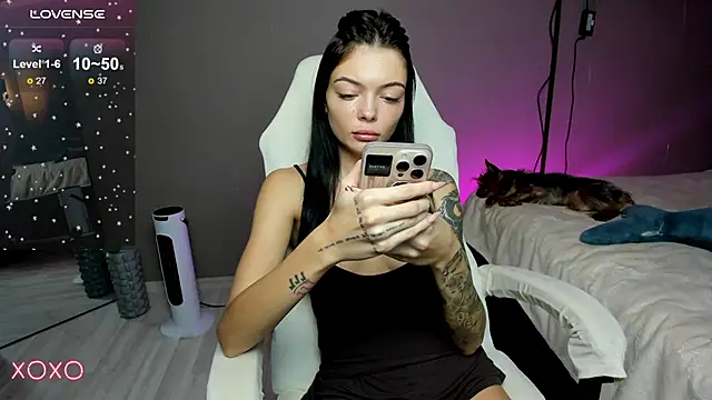 Mariella Adamss online show from 10.10.25