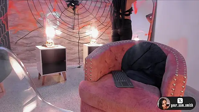 Snapshot of samara_smithh chatting on 10.31.25 samara smithh online show from 10.31.25