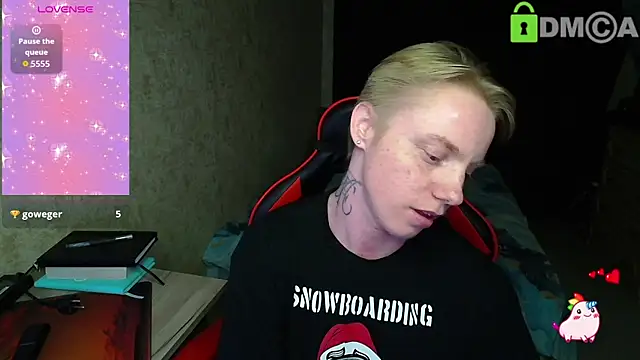 Snapshot of Alexis_Gordon chatting on 09.20.25 Alexis Gordon online show from 09.20.25