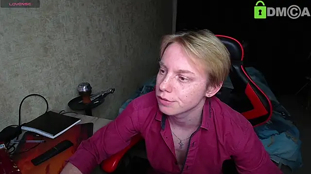 Snapshot of Alexis_Gordon chatting on 10.19.25 Alexis Gordon online show from 10.19.25