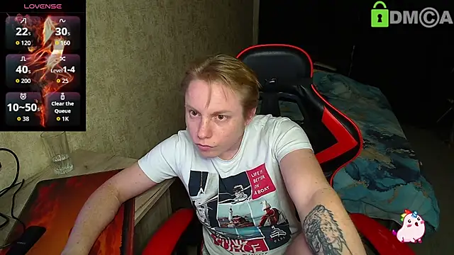 Snapshot of Alexis_Gordon chatting on 10.31.25 Alexis Gordon online show from 10.31.25