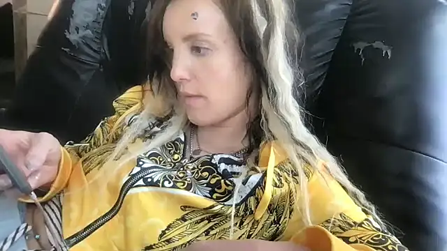 kittycatkendra online show from 02.25.25