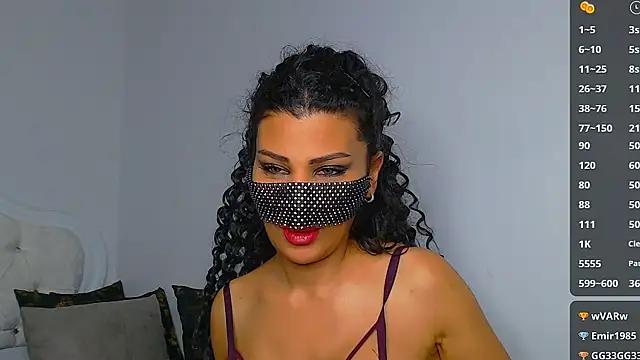 Snapshot of Turkish_Latina chatting on 12.20.24 Turkish Latina online show from 12.20.24