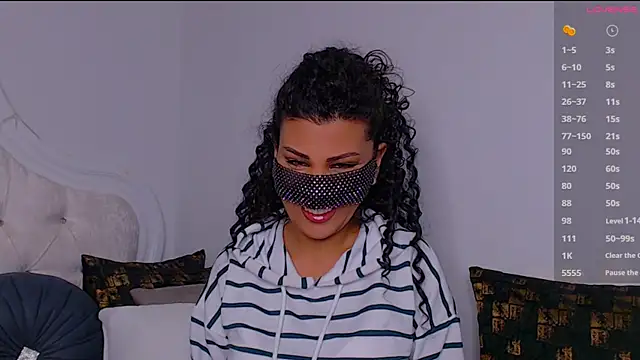 Snapshot of Turkish_Latina chatting on 12.28.24 Turkish Latina online show from 12.28.24