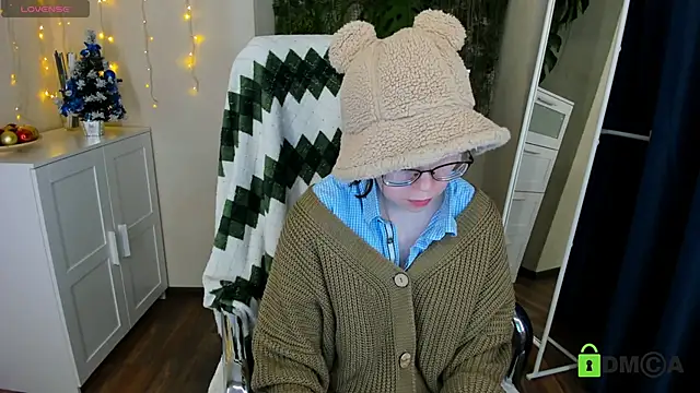 Snapshot of Melissa_Wells chatting on 12.17.24 Melissa Wells online show from 12.17.24