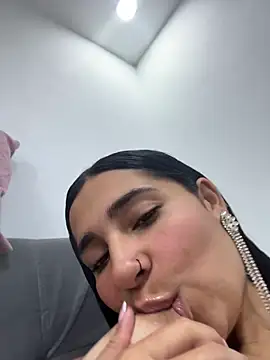 Meganmilk1 online show from 03.05.26