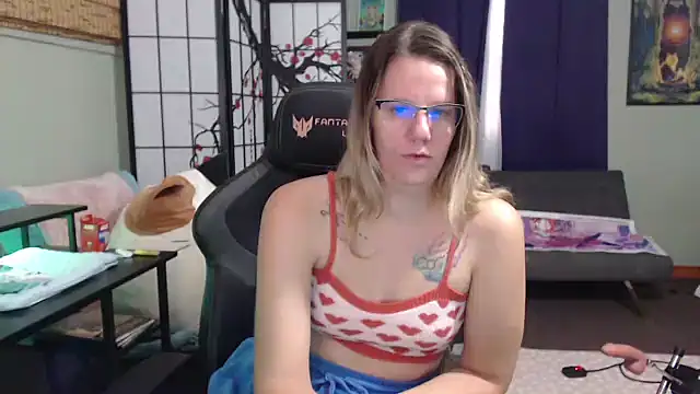 Sarahtineke online show from 10.24.25