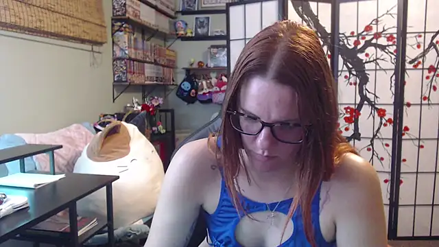 Sarahtineke online show from 05.04.26