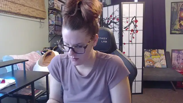 Sarahtineke online show from 05.26.26