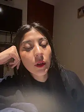 Snapshot of BubbleGumm_ chatting on 03.03.25 BubbleGumm online show from 03.03.25