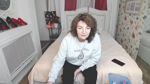 AmiHotGranny online show from 11.18.25