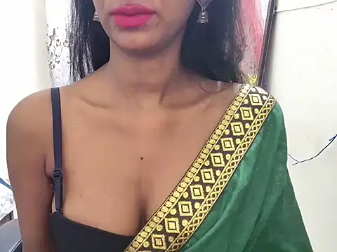 Snapshot of tanvi-00 chatting on 02.05.25 tanvi-00 online show from 02.05.25