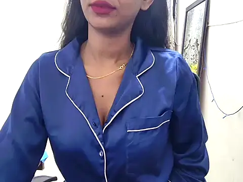Snapshot of tanvi-00 chatting on 10.06.25 tanvi-00 online show from 10.06.25