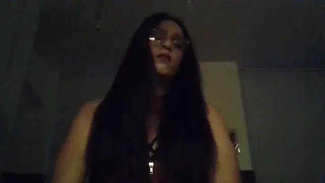 Snapshot of NeverTooMuch95 chatting on 10.05.25 NeverTooMuch95 online show from 10.05.25