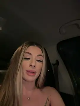 Snapshot of IsabellaEtthan chatting on 02.14.25 IsabellaEtthan online show from 02.14.25