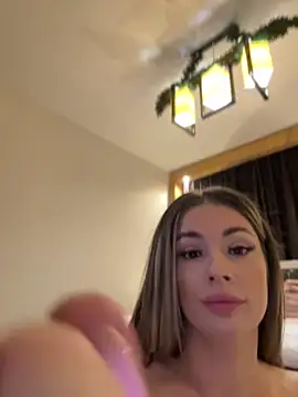 Snapshot of IsabellaEtthan chatting on 03.05.25 IsabellaEtthan online show from 03.05.25